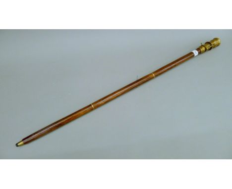 A walking stick, the handle fitted with a telescope. 96 cm high.