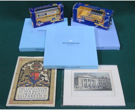THREE BOXED WEDGWOOD PLATES, TWO BOXED CORGI MODELS AND PRINT AND COMMEMORATIVE VOLUME 