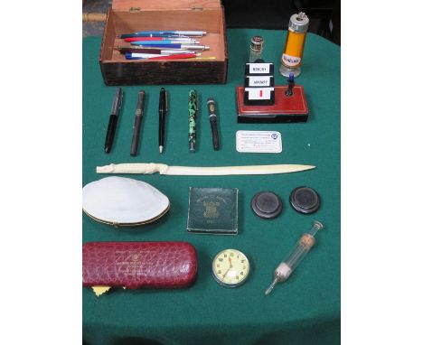 MIXED LOT INCLUDING IVORY LETTER OPENER, DESK CALENDAR, PENS, LIGHTER, ETC. 