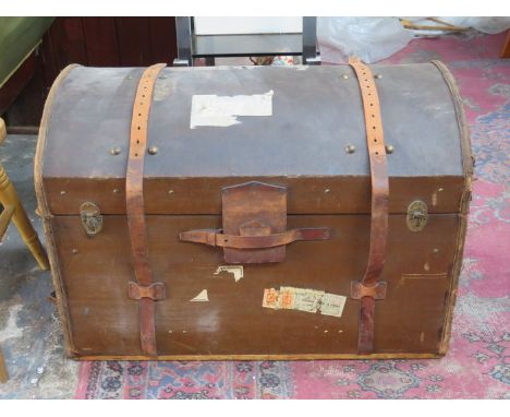 VINTAGE DOME TOPPED TRAVEL TRUNK