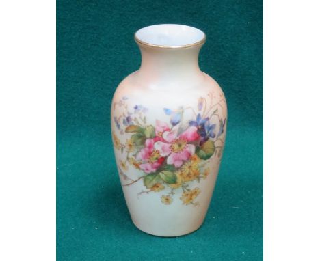 ROYAL WORCESTER BLUSH IVORY FLORAL DECORATED CERAMIC VASE, APPROXIMATELY 16cm HIGH 