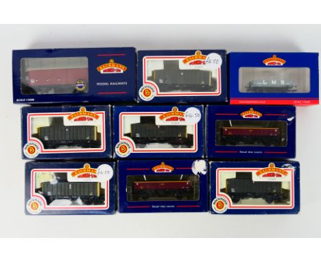 Bachmann - A boxed group of nine OO gauge freight rolling stock wagons from Bachmann Branchline. Lot includes #38-126 35 Ton 