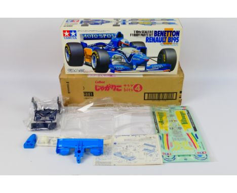 Tamiya - A boxed vintage Tamiya 1:10 scale #50659 Benetton Renault B195 RC F1 Body Parts Set. The set comes with body shell, 