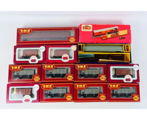 Dapol - Hornby Dublo - GMR / Airfix - A group of 12 boxed OO gauge rolling stock items. Lot includes Hornby Dublo #2400 TPO M