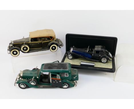 Franklin Mint - Ricko - Motor City - Three mainly unboxed diecast model vehicles. Lot consists of a Franklin Mint 1:24 1930 B