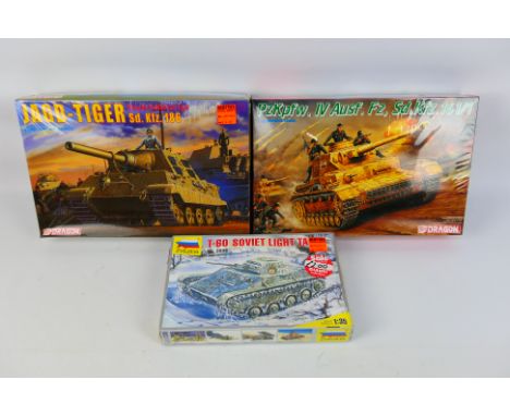 Dragon - Zvezda - Three factory sealed model kits, all 1/35 scale, to include 9019 PzKpfw. IV Ausf. F2 Sd.Kfz.161/1, 6051 Jag