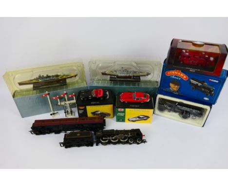 Airfix - Corgi -  Atlas - A pair of unboxed OO/HO gauge items to include 54121-3 BR green 46100 Royal Scot 4-6-0 locomotive a