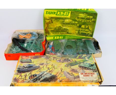 Airfix - Ogonek - Three plastic kits from circa 1976 to include a HO/OO scale Gun Emplacement Assault set (51650-7). This ite