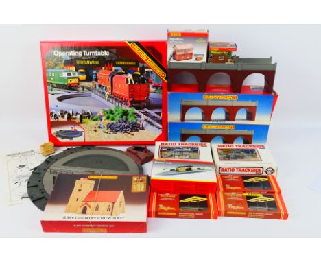 Hornby - Skaledale - Ratio - A group of boxed OO gauge track side items including 2 x Viaducts # R.180, 3 x Platform Canopy #
