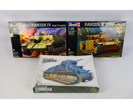 Revell - Heller - Three unopened model plastic kits, all 1/35 scale, to include 03024 Jagdpanzer IV, 03008 Panzer III Ausf M/