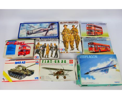 Tamiya - Smer - Pioneer 2 - ESCI - others A mixed lot of 9 model kits in varying scales to include 35223 1/35 British Infantr