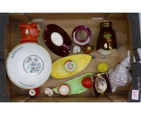 Collection of mixed ceramics to include Wedgwood 'Kutani Crane' bowl and Carlton Ware Rouge vase amongst other items. (1 Tray