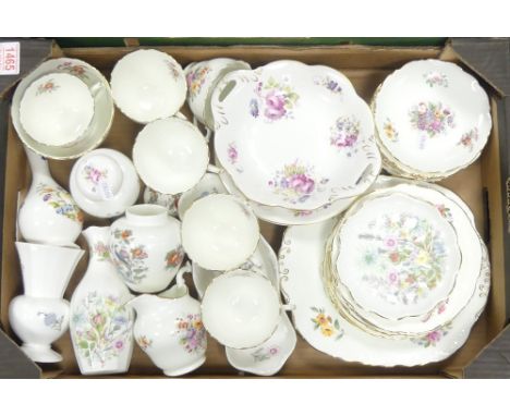 A Mixed Collection of Floral Ceramic Items includes Wedgwood Kutani Crane, Aynsley Wild Tudor, Coalport Shrewsbury etc. (1 Tr