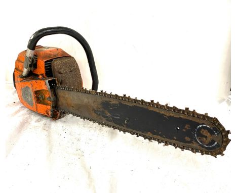 Husqvarna 104212 petrol chain saw, untested 