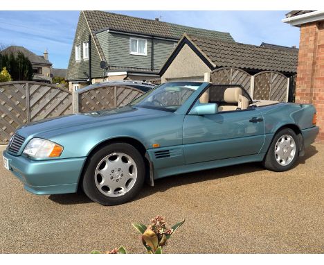 - 59,400 recorded miles substantiated by service history and numerous old MOTs

- Unused spare wheel, 4 fresh tyres, Beige le