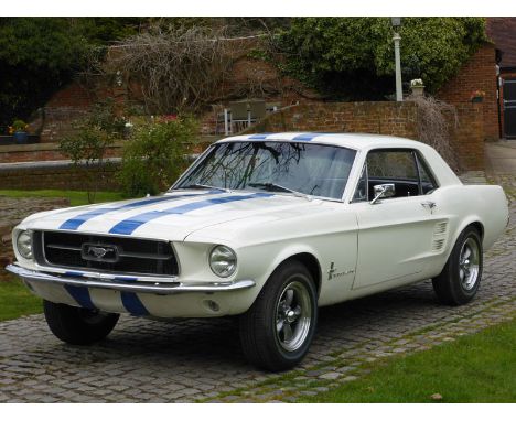 - LHD, auto, 'subject to huge expenditure in recent months', MOT'd till April 2017

- Repaint, new Black vinyl trim/carpets, 