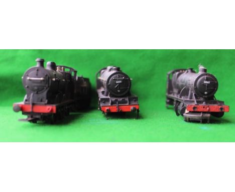 Airfix 00 gauge engine No.4454 with LMS coal tender, Sir Frank Ree engine No.5530 (AF), Hornby engine No.2865 (AF) 