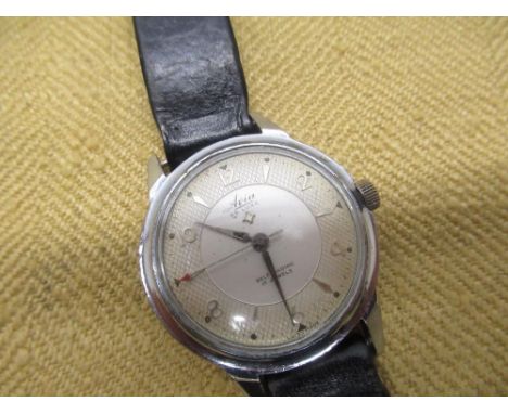 Avia Deluxe self winding automatic wristwatch with two tone silvered dial with applied Arabic and baton markers, centre secon