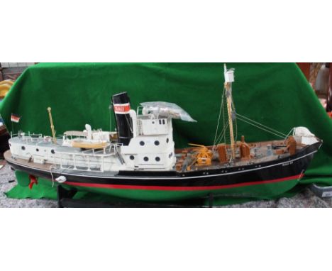 Working model of a Trawler/Pilot boat, Rau IX, complete with electric engine, approx H106cm W20cm (in need of some restoratio