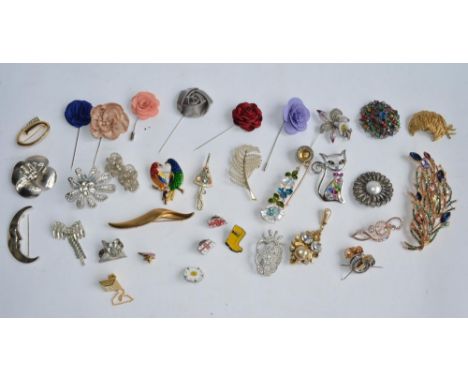 Owain Wyn Evans Collection - Collection various costume jewellery including brooches, hat pins, pin badges etc (qty) 