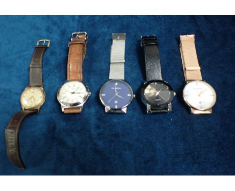 A TIMEX GENTLEMAN'S WRIST WATCH together with other writstwatches