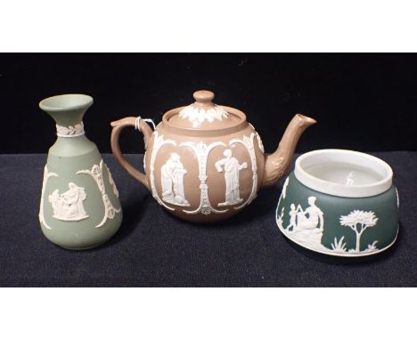 A WEDGWOOD GREEN JASPER VASE with another green jasper bowl and a Dudson brown jasper teapot