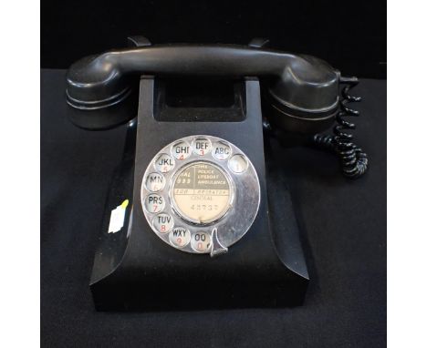 A VINTAGE GEC BAKELITE TELEPHONE L11560 C7