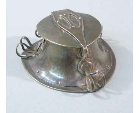 ARTS AND CRAFTS SILVER HINGED INKWELL WITH 'RIVETTED' BASE AND 3 BIFURCATED REEDED SCROLL HANDLES, BY WILLIAM HAIR HASELER, B