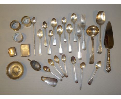 A GOOD QUANTITY OF SILVER INCLUDING NAPKIN RINGS, FLATWARE, VESTA CASE AND GEORGE III LADLE BY JOHN, HENRY & CHARLES LIAS, LO