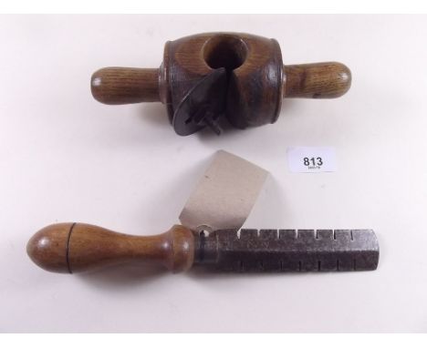 A wheel wrights rounder & a hand saw set tool