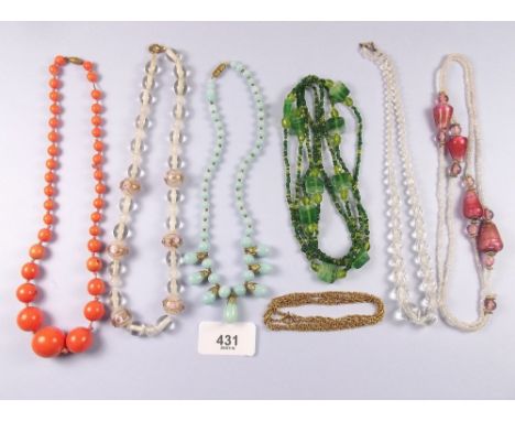A good selection of vintage beads