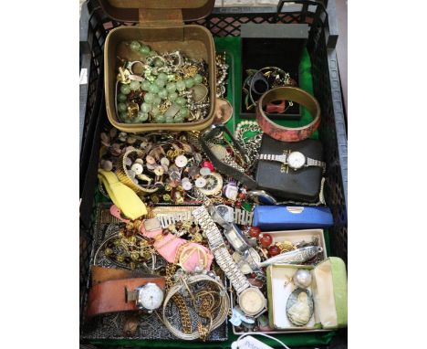 Tray of vintage and other jewellery and watches to include: Ingersoll, Timex, pendants, chains, necklaces, bracelets etc.   (