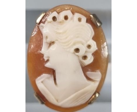 9ct gold cameo portrait ring. 3.6g approx. Ring size K (B.P. 21% + VAT) 