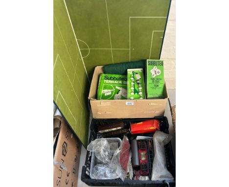 Box of Subbuteo table soccer OO scale items to include:  corner kickers, terrace set, football pitch, football teams etc. tog