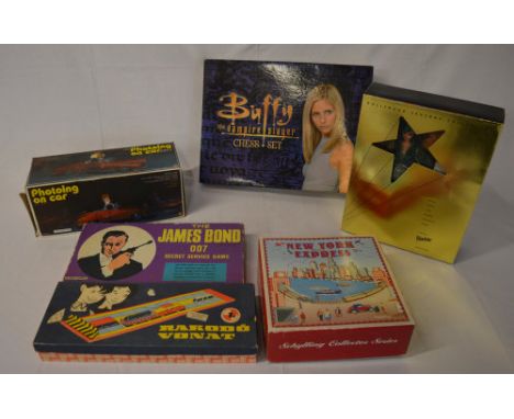 Vintage toys including Schylling clockwork New York Express, Spears James Bond 007 board game, Buffy the Vampire Slayer chess