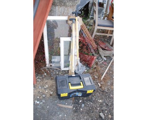 4 x new edging tools and tool box.