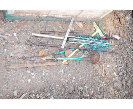 Garden rotary line, axe, bird feeders, garden clippers, etc.,