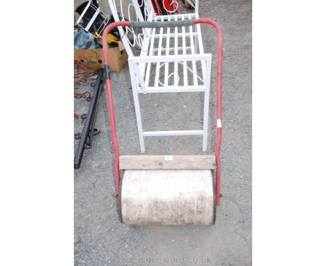 Garden roller 17" long.