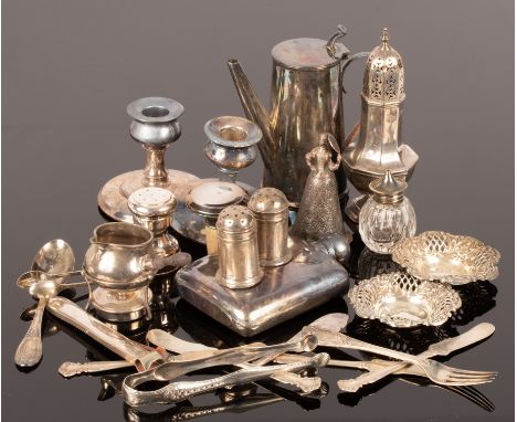 Sundry silver to include an octagonal silver sugar caster, Goldsmiths & Silversmith Co. Ltd., London 1902, a Victorian silver