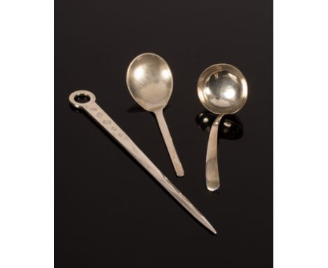 A silver jam spoon, D & J Wellby, London 1924, a small silver ladle and a modern silver meat skewer, approximately 129g CONDI
