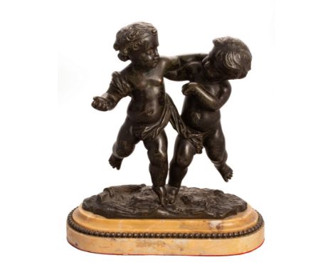 An Italian 19th/early 20th Century bronze statue of two putti upon a marble plinth with beaded detail, 12cm high CONDITION RE