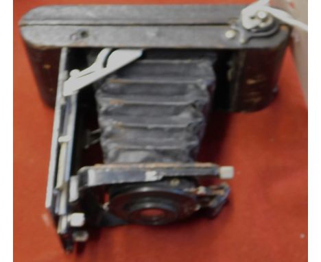 The Carbine Folding Camera - could have been made by W.Butcher &amp; Sons and Houghton &amp; Son, available about 1903 on 