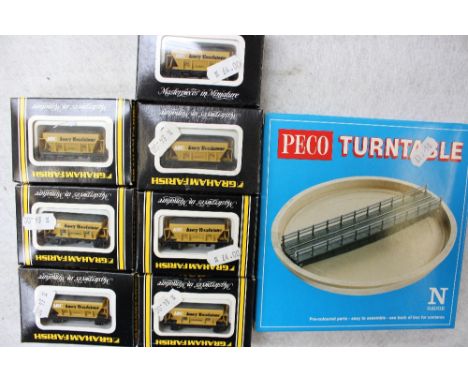 N Gauge Graham Farish, rake of 7 ARC hopper wagons and a Peco turntable (boxed) 