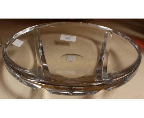 A contemporary Orrefors cut glass dish, MR 65429, 26cm diameter