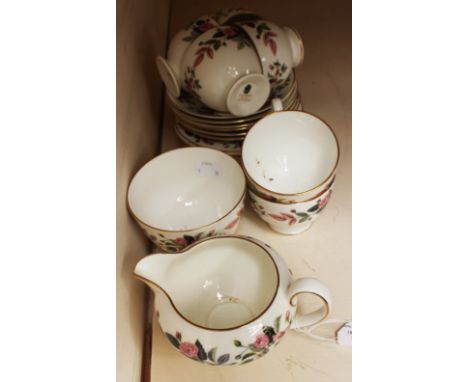 A Wedgwood 'Hathaway Rose' tea set, comprising milk jug, sugar bowl, six cups , six saucers and six side plates (20) 