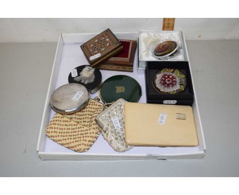 Mixed Lot: Powder compact, cigarette case etc