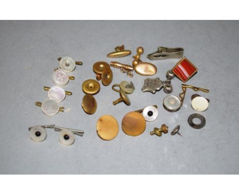 Quantity of vintage cufflinks including gold
