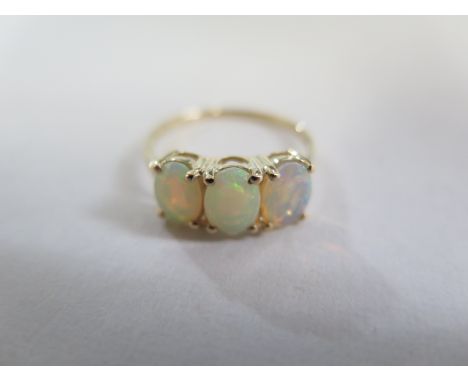 A 9ct hallmarked yellow gold opal ring - size Q - approx 1.8 grams - good condition 