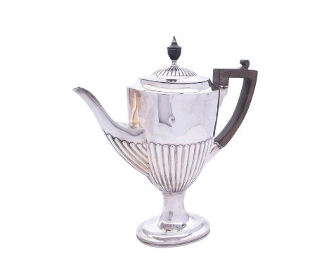 An Edward VII silver tea pot by William Hutton & Son Ltd, London 1902, of vase shape, part reeded decoration, with a dome hin