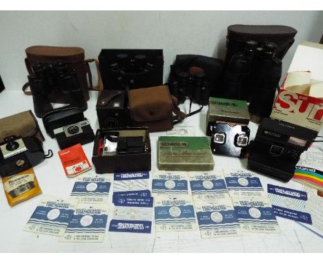 Four x Camera's, Four x Binoculars and a Viewmaster kit. Kodak 127 'Brownie', Kodak instamatic 25 and Polaroid 640 Land Camer